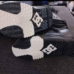 DC snowboarding boots size small 5-6
